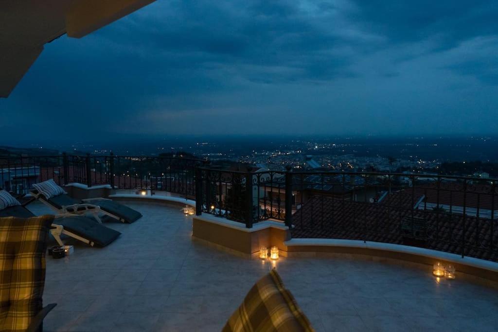 Amazing View With Huge Balcony Apartment Veria  Bagian luar foto